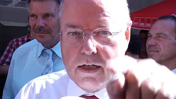 "Wählt Moritz Forster": Peer Steinbrück im Youtube-Einsatz. "Wählt Moritz Forster": Peer Steinbrück im Youtube-Einsatz.