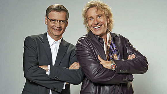 Gottschalk und Jauch geben in der neuen RTL-Show "Die 2" quotenstark eine Art Joko & Klaas für Best-Ager: Primetime-Sieg! Haribo kommt auch wieder vor ... Gottschalk und Jauch geben in der neuen RTL-Show "Die 2" quotenstark eine Art Joko & Klaas für Best-Ager: Primetime-Sieg! Haribo kommt auch wieder vor ...