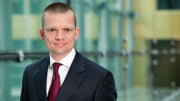 Springer-Vorstand Jan Bayer hat viel Geld investiert, um eine testierte Multimedia-Reichweite für "Die Welt" vorzulegen. Gutes Eigenmarketing - aber auch Branchenstandard? Springer-Vorstand Jan Bayer hat viel Geld investiert, um eine testierte Multimedia-Reichweite für "Die Welt" vorzulegen. Gutes Eigenmarketing - aber auch Branchenstandard?