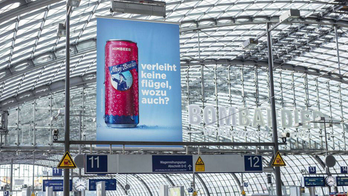 Ahoj-Brause-Plakat gegen Red Bull.