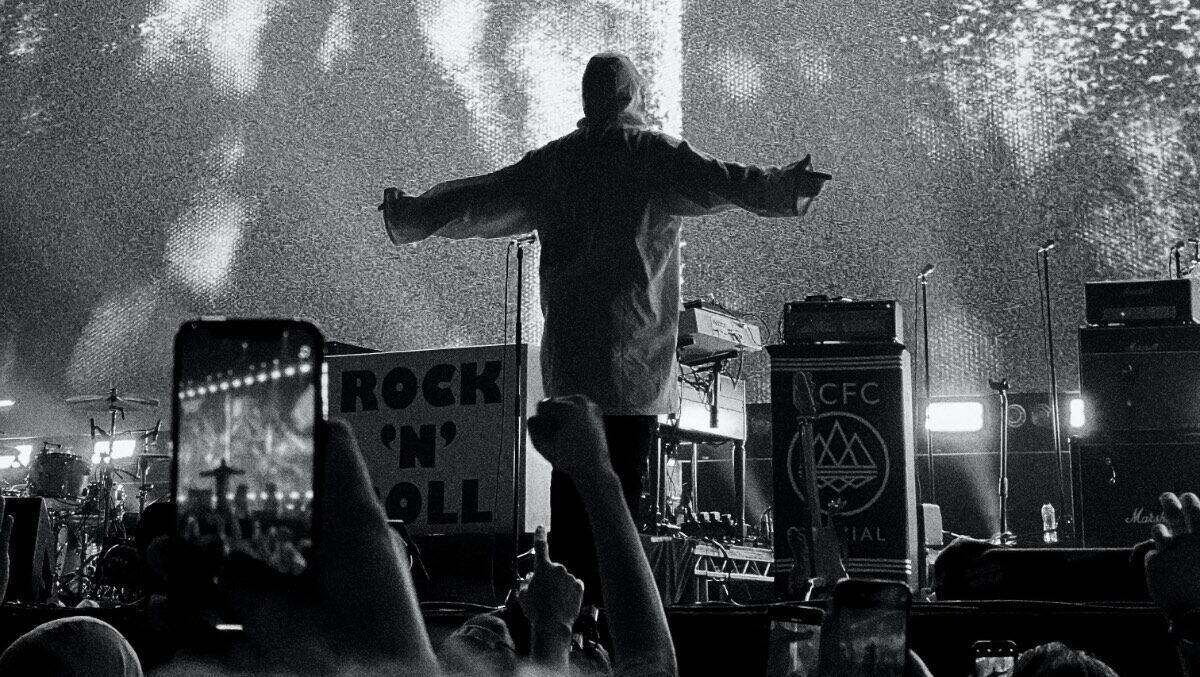 Liam Gallagher 2021 bei einem Konzert im Amsterdamer Ziggo Dome.