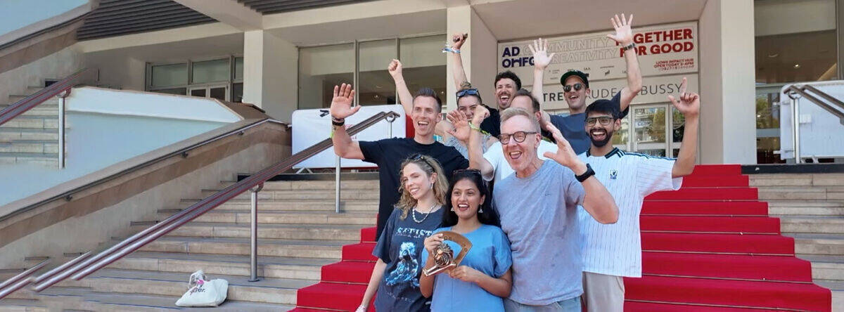 Das Gewinner-Team von gestern, diesmal mit Löwen vor dem Palais.