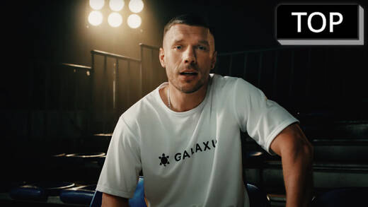 Lukas Podolski trifft für Galaxus ins Schwarze.