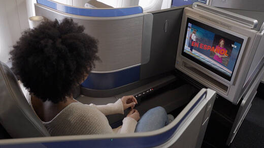 Personalisierte Werbung im Bord-Entertainment – darauf fliegt United Airlines.