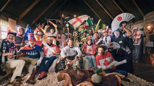 Thomas Müller: Auch als Fan mitten im Geschehen.