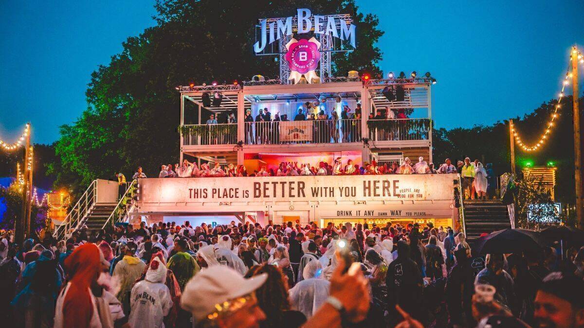 Jim Beam bespielt alleine in diesem Sommer vier Festivals, darunter Parookaville. 