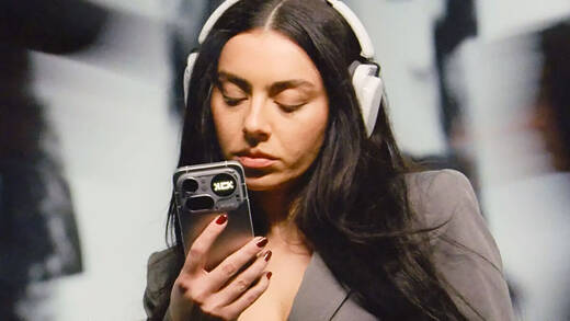 Charli xcx und Nothing zeigen den Wandel im Tech-Marketing